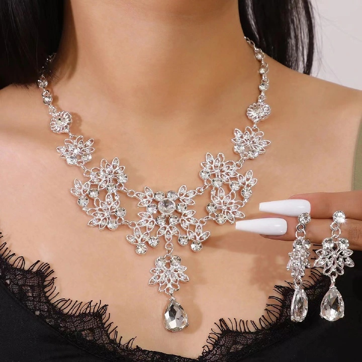 3 Pieces! Genya Crystal Bridal Jewelry Sets for Women Bridal Necklace Earrings Set Crystal Wedding Jewelry Set Rhinestone Choker Necklace