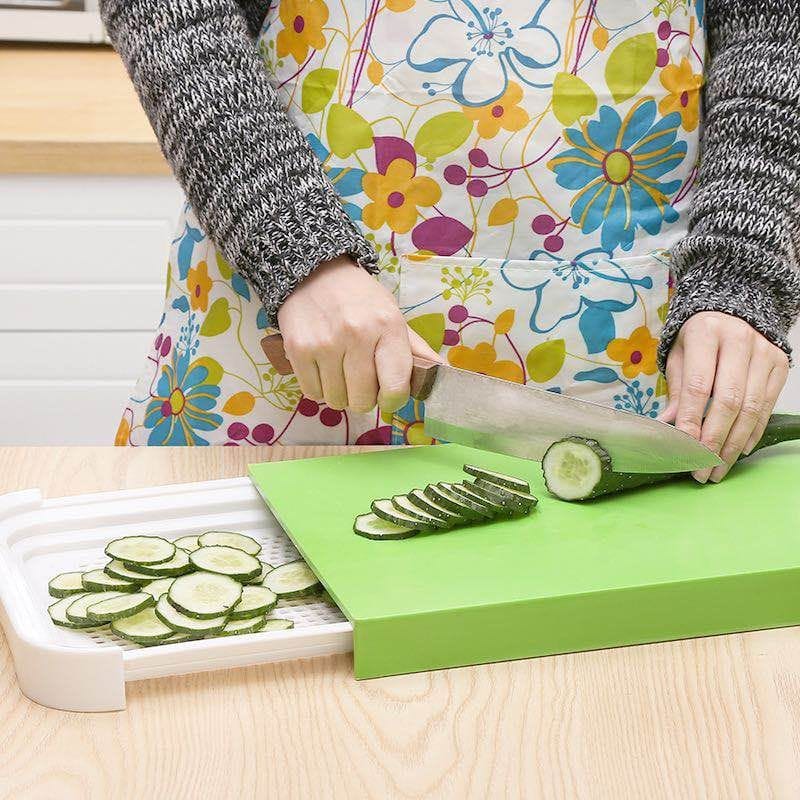 Sliding  Kitchen Chopping Board With a Plastic Tray
