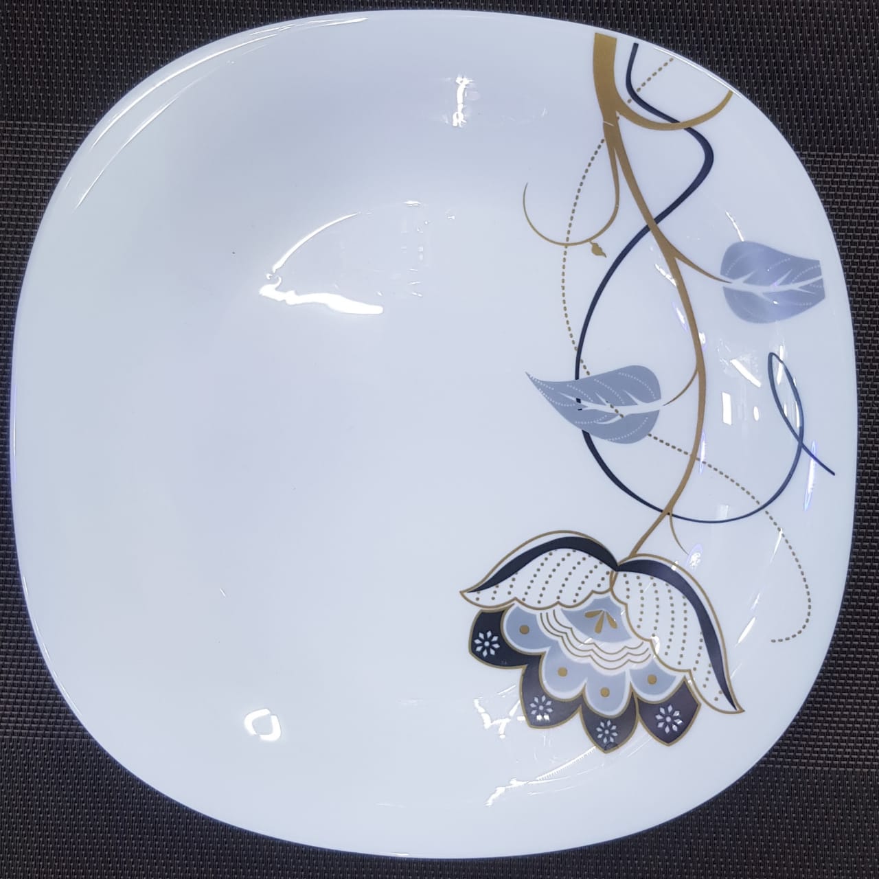 Heavy Ceramics Dinner Plates....in Set of six. Now Available