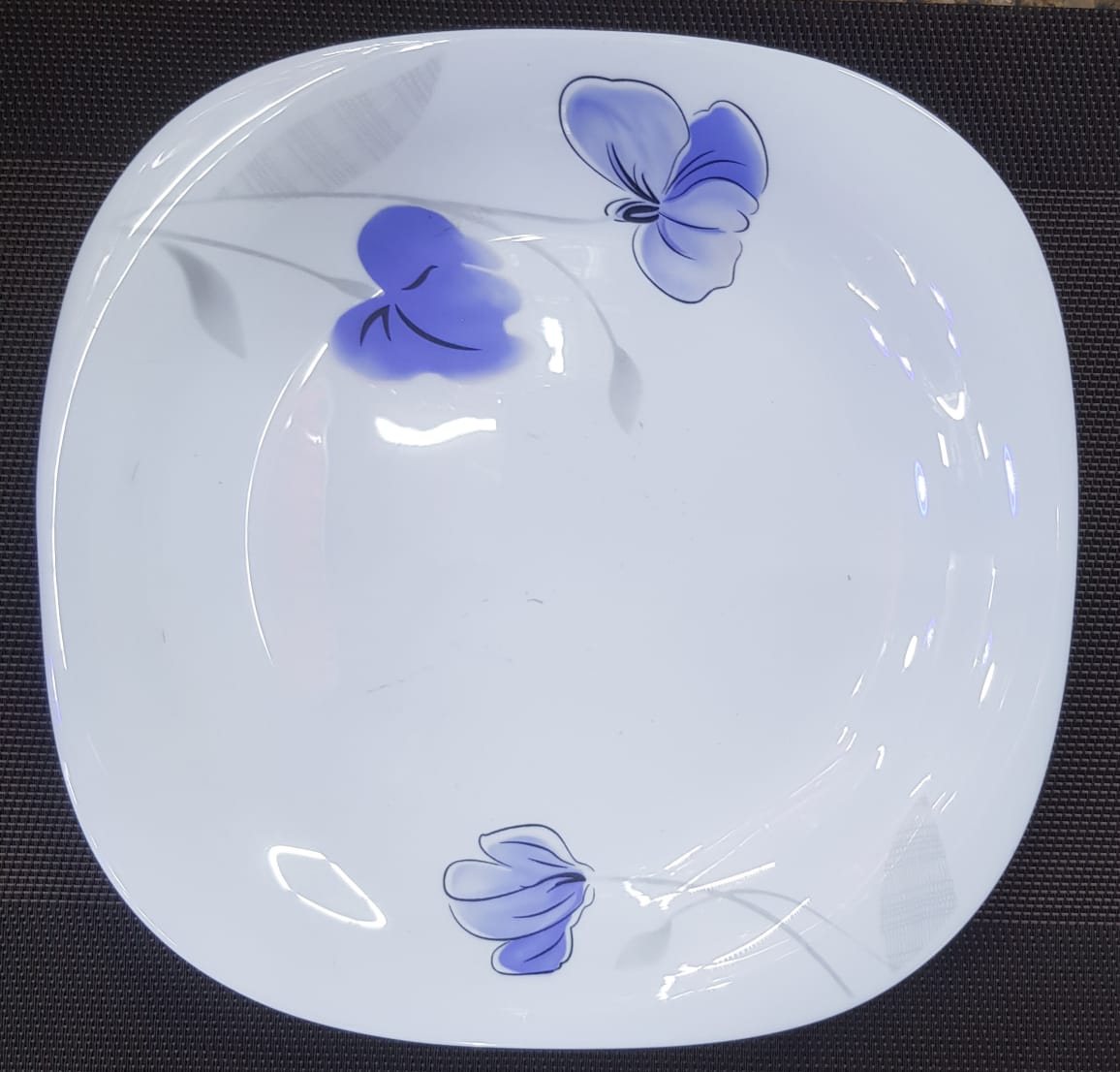 Heavy Ceramics Dinner Plates....in Set of six. Now Available