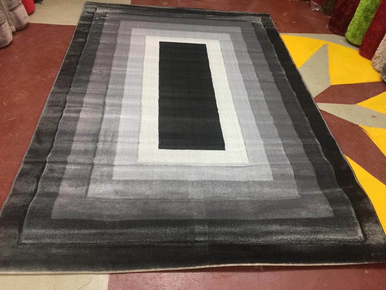 Classy Heavy Paris Carpets  As Pictured Available Sizes (.5*8 ,6*9 &amp; 7*10)