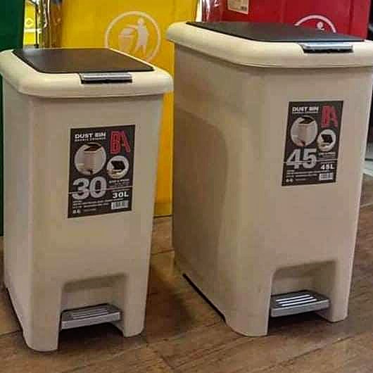 Heavy Plastic  Bigger and Better Pedal/Push Dustbin