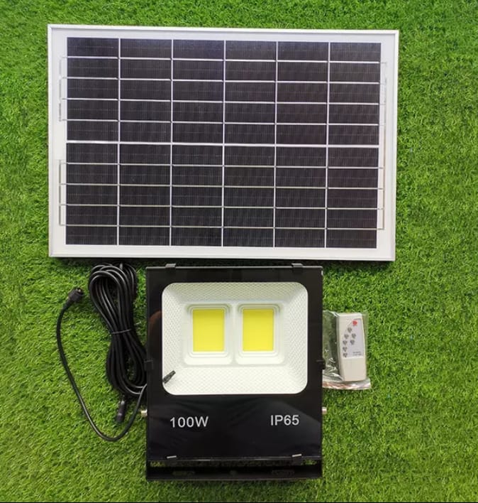 Solar flood light 100W with remote