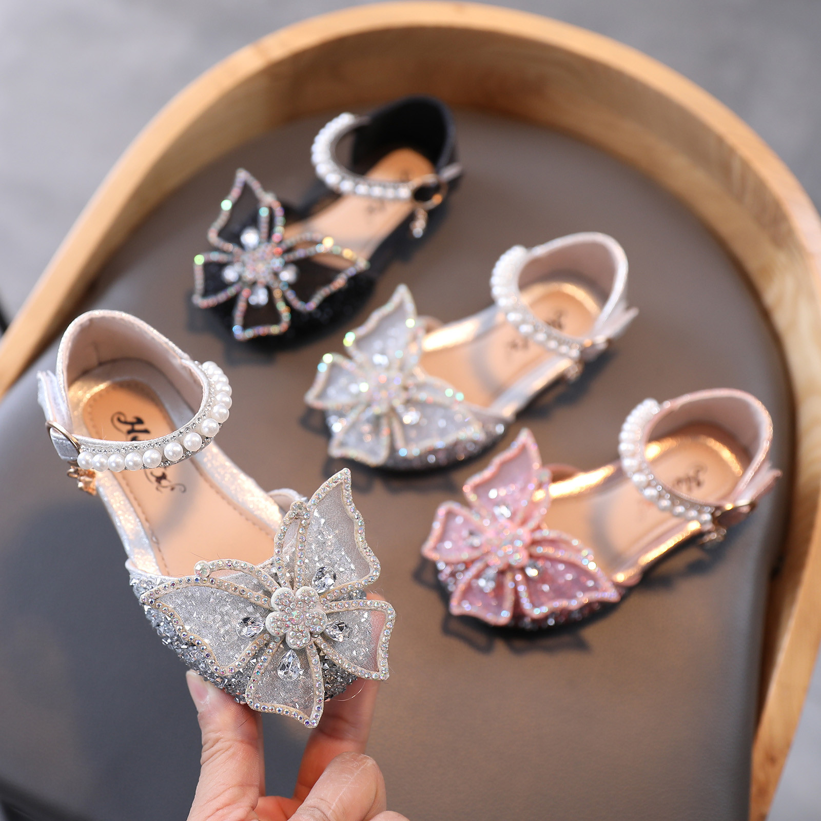 2021 girls princess leather shoes flowers casual glitter children's high heels bow sandals