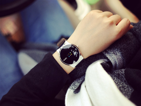 Personality creativity black white women watches fashion leather watch men woman quartz clock unisex wristwatches gifts