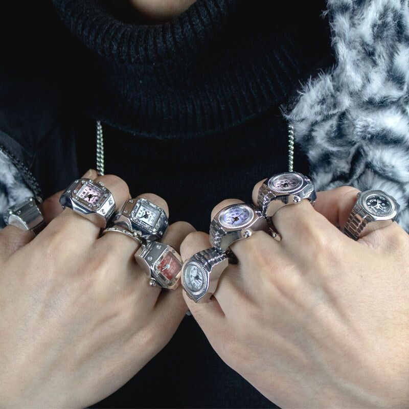 Fashion personality men and women retro couple ring quartz watch ring