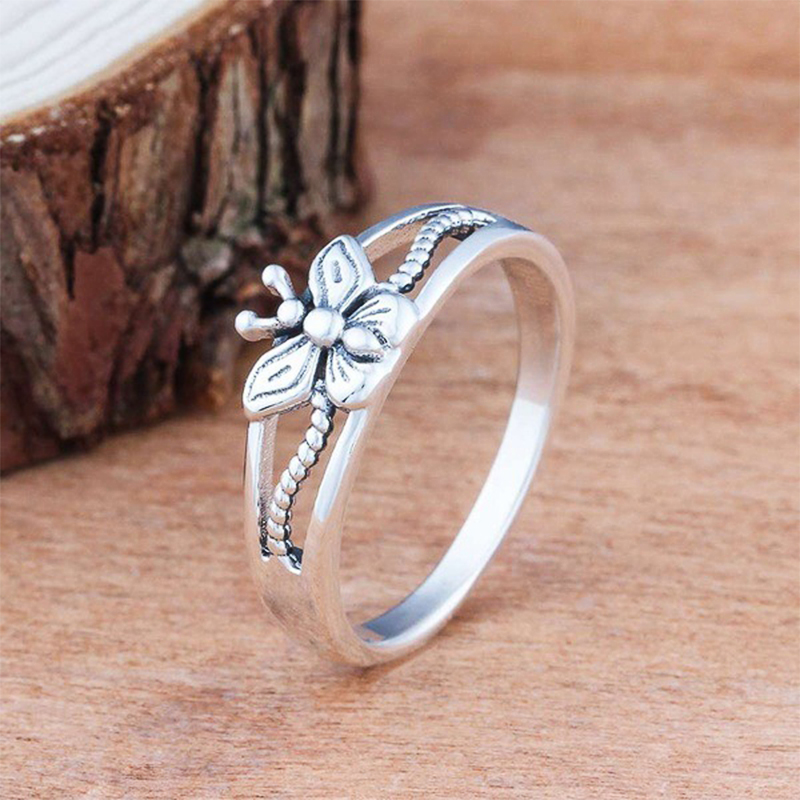 Retro High Quality Silver Plated Finger Rings for Women Carved Butterfly Shape Hollow Out Design Band Anniversary Jewelry