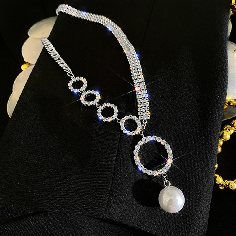 Geometric Circle Rhinestone Choker Necklaces for Women Clavicle Chain Pearl Pendant Necklaces Weddings Jewelry Party Gifts