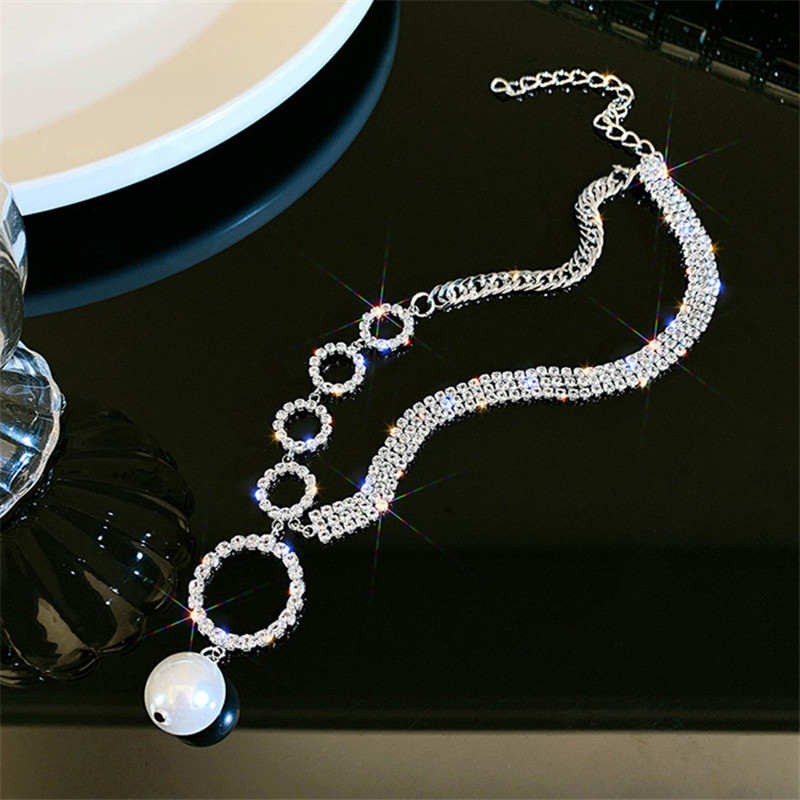 Geometric Circle Rhinestone Choker Necklaces for Women Clavicle Chain Pearl Pendant Necklaces Weddings Jewelry Party Gifts