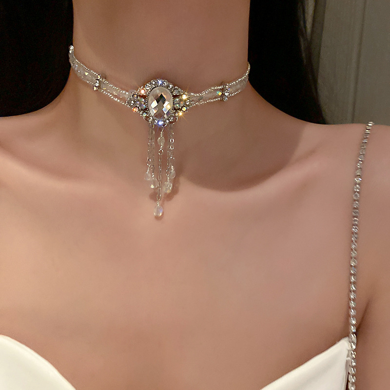 White Oval Crystal Choker Necklaces for Women Elegant Tassel Pendant Necklaces Wedding Banquet Jewelry