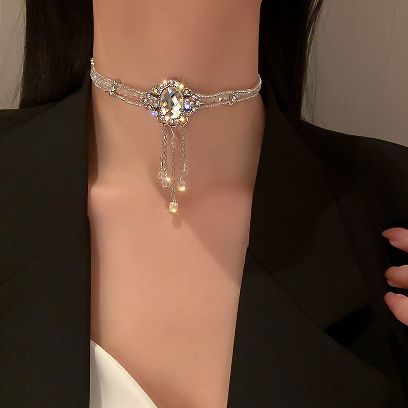 White Oval Crystal Choker Necklaces for Women Elegant Tassel Pendant Necklaces Wedding Banquet Jewelry