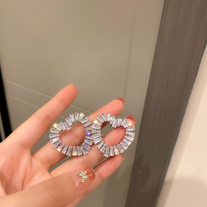 Love Heart Zircon Crystal Stud Earrings for Women Golden Geometric Earrings Weddings Party Jewelry Gifts