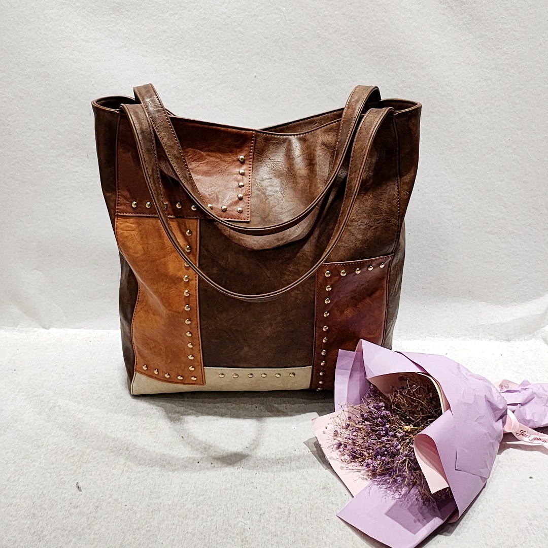 Brand Rivet Large Capacity Shopper Tote Leather Handbag Women Casual Big Size Designer One Shoulder Bag Girl Retro Travel Bags