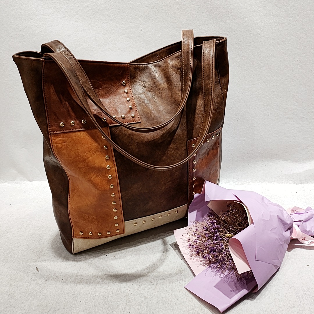 Brand Rivet Large Capacity Shopper Tote Leather Handbag Women Casual Big Size Designer One Shoulder Bag Girl Retro Travel Bags