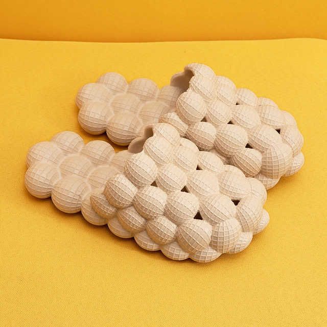 Hot Summer New Personality Bubble Fashion Slippers Home Massage Bottom for Men and Women's Flip Flops