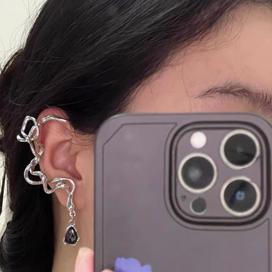 Black gem thorn vine Earbone clip ins simple high-grade cool earrings earrings accessories