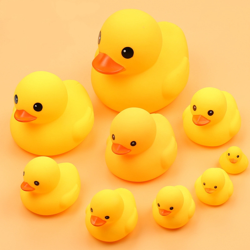 Baby Bath Toys for Newborn 0-12 Month Gift Bathroom Rubber Large Yellow Duck Bathing Playing Water Kawaii Squeeze Float Ducks 3pcs