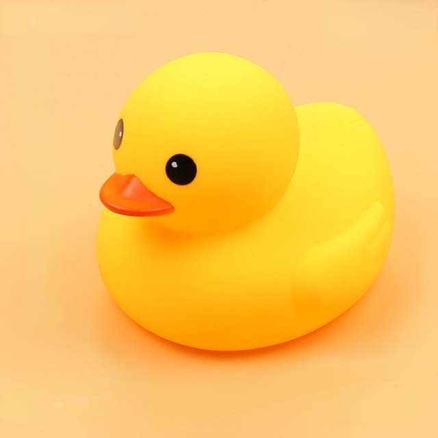 Baby Bath Toys for Newborn 0-12 Month Gift Bathroom Rubber Large Yellow Duck Bathing Playing Water Kawaii Squeeze Float Ducks 3pcs
