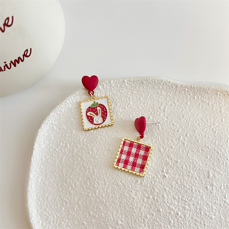 S925 silver needle cute cartoon asymmetric red rabbit strawberry earrings female sweet new trendy ear clip
