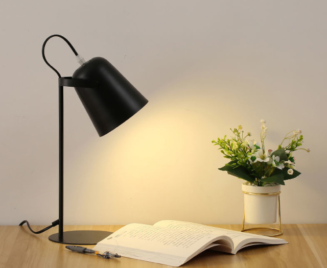 Nordic creative color E27 LED table lamp bedroom bedside table lamp dormitory study desk reading lamp