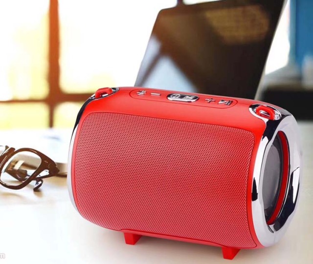 Portable Shoulder Strap Speaker Mobile Phone Wireless TF Card Subwoofer Computer Mini Speaker FM Boombox Bluetooth Speakers