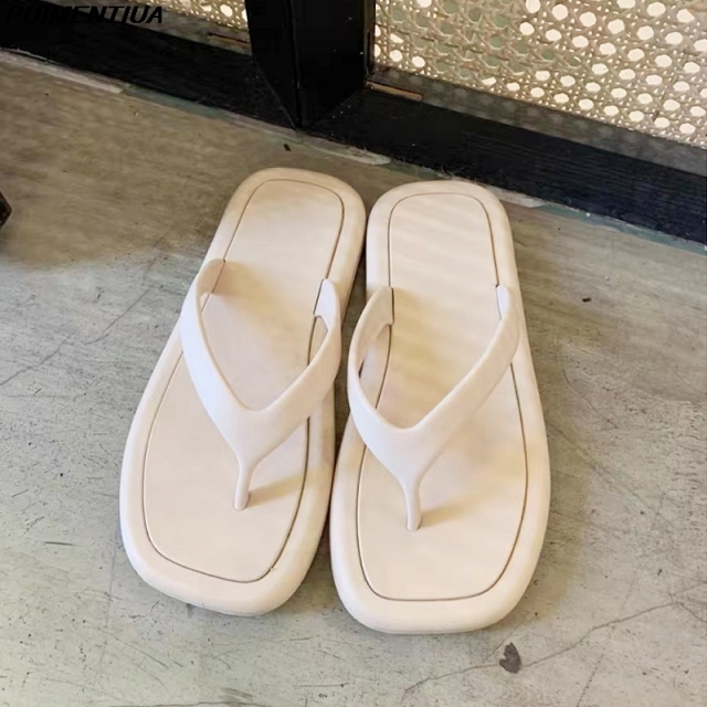 Fashion Beach Flip Flops Women Summe Indoor Outdoor Bathroom Flat Slippers Soft Sole Non Slip Shoes Square Toe Sandals