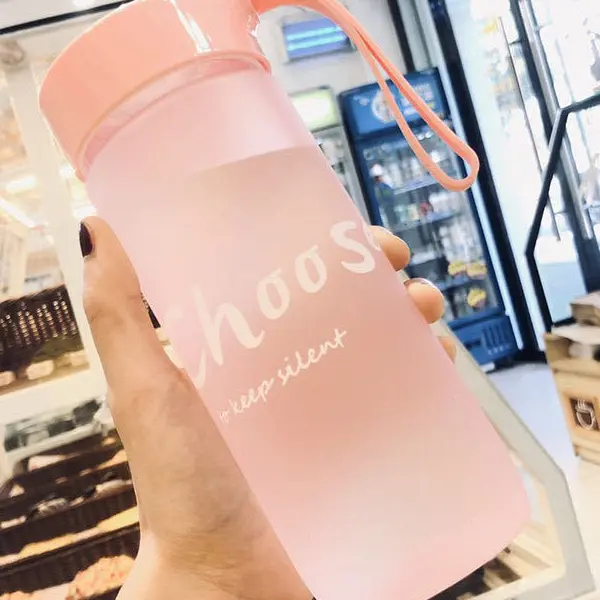 600ML Sports Cup Couple Water Cup Plastic Portable Beverage Bottle Tarvel Outdoor Rope Bottle Kitchen Water Bottle Portable Plastic Cup Creative Gift Water Cup Advertising Sports Fruit Lemon Juice