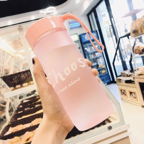600ML Sports Cup Couple Water Cup Plastic Portable Beverage Bottle Tarvel Outdoor Rope Bottle Kitchen Water Bottle Portable Plastic Cup Creative Gift Water Cup Advertising Sports Fruit Lemon Juice