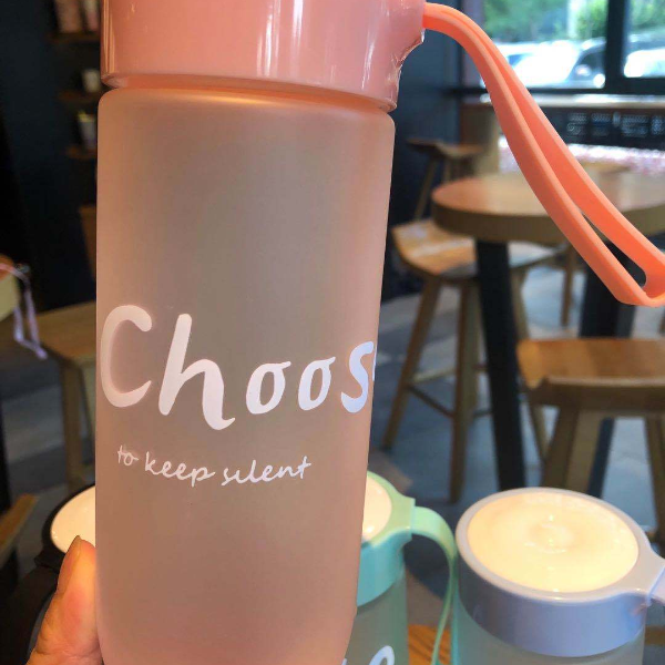 600ML Sports Cup Couple Water Cup Plastic Portable Beverage Bottle Tarvel Outdoor Rope Bottle Kitchen Water Bottle Portable Plastic Cup Creative Gift Water Cup Advertising Sports Fruit Lemon Juice