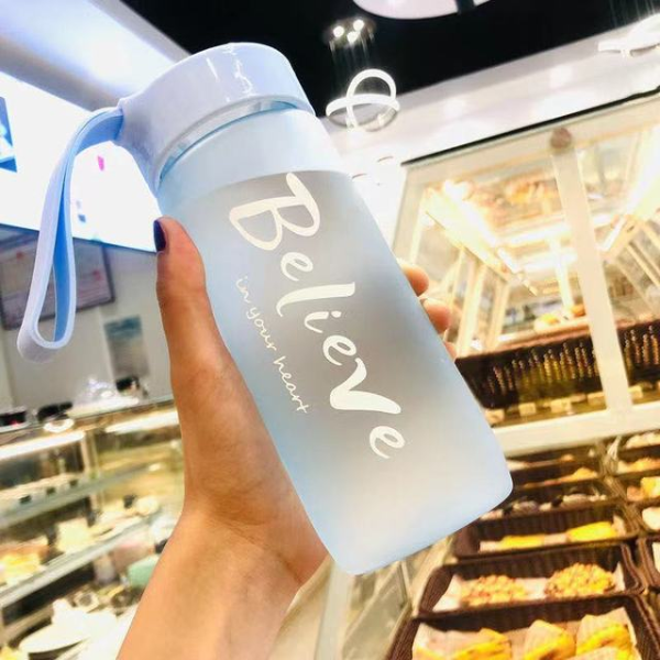 600ML Sports Cup Couple Water Cup Plastic Portable Beverage Bottle Tarvel Outdoor Rope Bottle Kitchen Water Bottle Portable Plastic Cup Creative Gift Water Cup Advertising Sports Fruit Lemon Juice