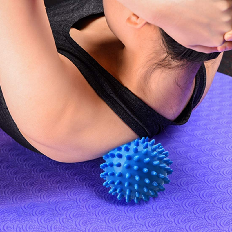Exercise Balls Durable PVC Spiked Massage Ball Trigger Point Massage Ball Sport Fitness Hand Foot Pain Relief Relieve Plantar Fasciitis Hedgehog 7cm