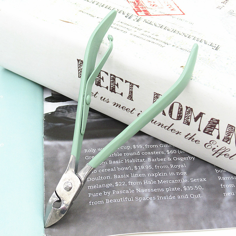 New Arrivals 16pcs/set Nail Clipper Manicure Set High Quality Stainless Nail Cutter Pedicure Scissor Cuticle Nipper Nail Tools Personal Care Kit
