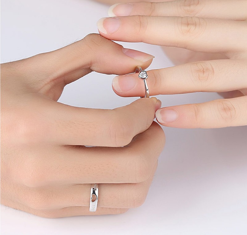 2Pcs/set Love Heart Matching Couple Rings / Wedding Ring for Women Men Valentine's Day Jewelry I love you heart diamond ring
