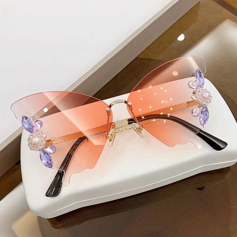 Women's new sunglasses Diamond-encrusted rimless sunglasses in butterfly shape Stylish personality sunglasses suit every face type