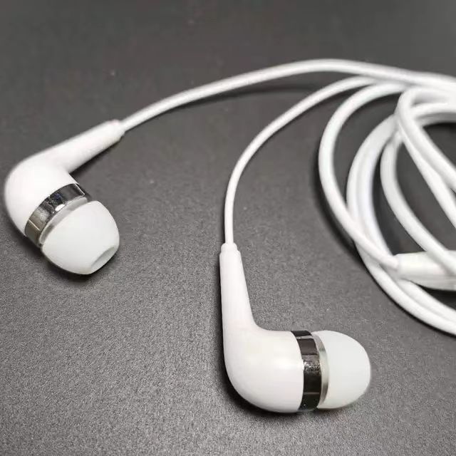 Wired earphones wired headphones 3.5mm Hands Free earphones with Mic For iphone samsung Huawei white