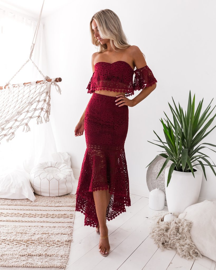 Dresses Women's Clothes Euramerican new dress explodes lace to wipe bosom to reveal back pencil skirt two sets
