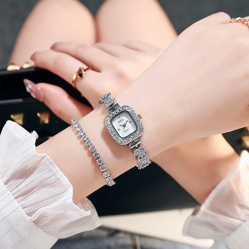 Mini Women Watches Small Square Watch Female Watch Diamond Small Spiral Crown Quartz Watch Casual