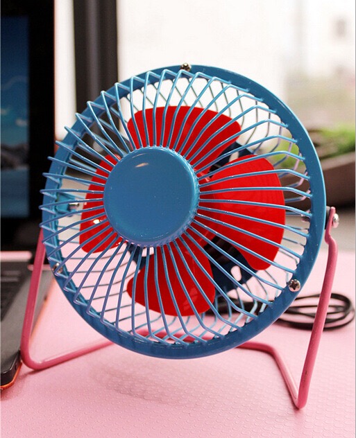 Portable 6 inches low-energy consumption 360° rotation USB metal table fan for students office workers