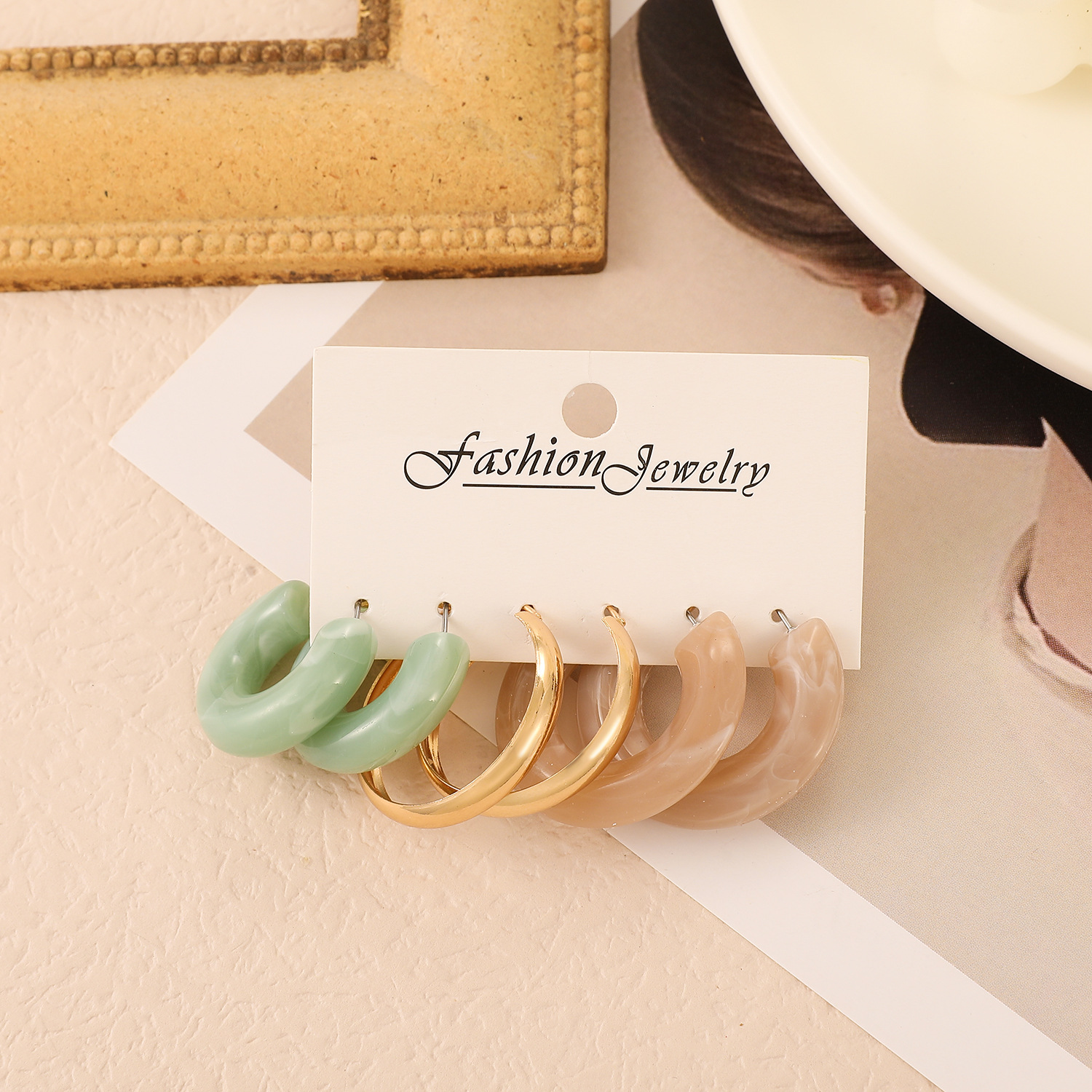 Bohemian Colorful Acrylic Drop Earrings Set For Women Exaggerated Metal Geometric Circle Hoop Earrings Ear Studs Jewelry