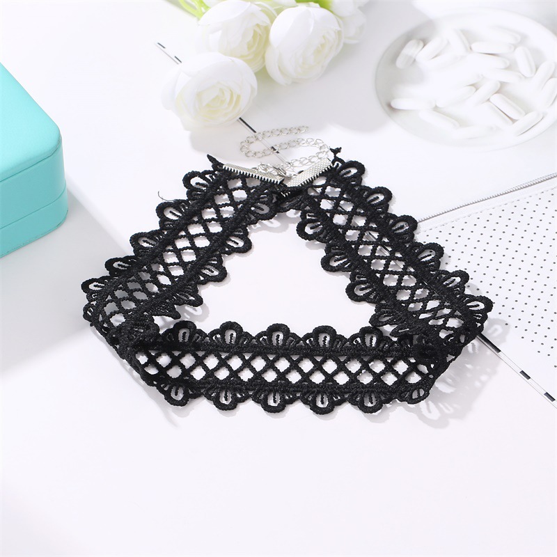 Newest Fashion Necklaces Retro Lace Choker Jewelry Accessories Hollow Out Lace Black Choker Necklace for Couple Lovers Collar Vintage Women Wedding Jewelry