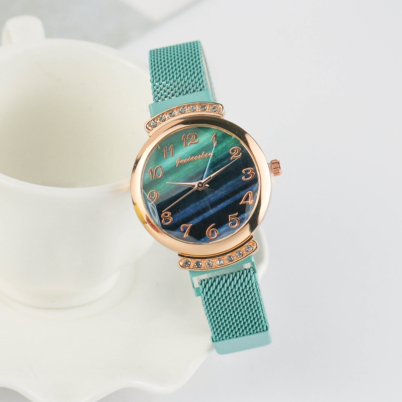 Green Casual Diamond Antique Watches For Women Megnetic Strap Luxury Fashion Quartz Wristwatch