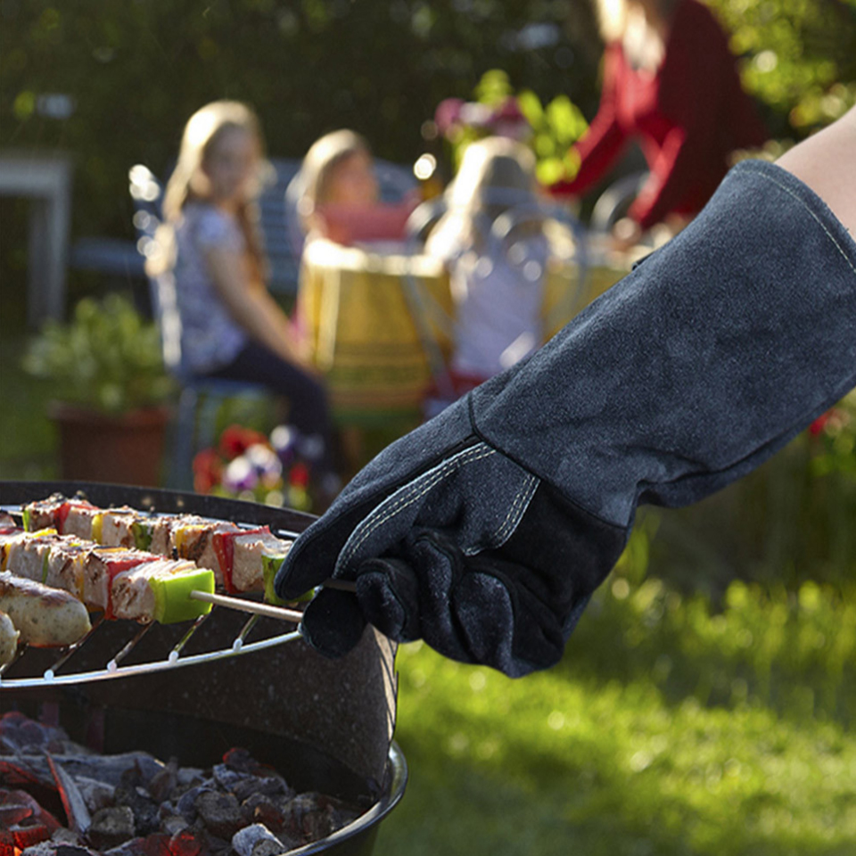 1pair Dining room Kitchen Barbecue Gloves High Temperature Resistant Aluminum Foil Gloves Microwave Oven Baking Heat Insulation Fireplace Outdoor Gloves