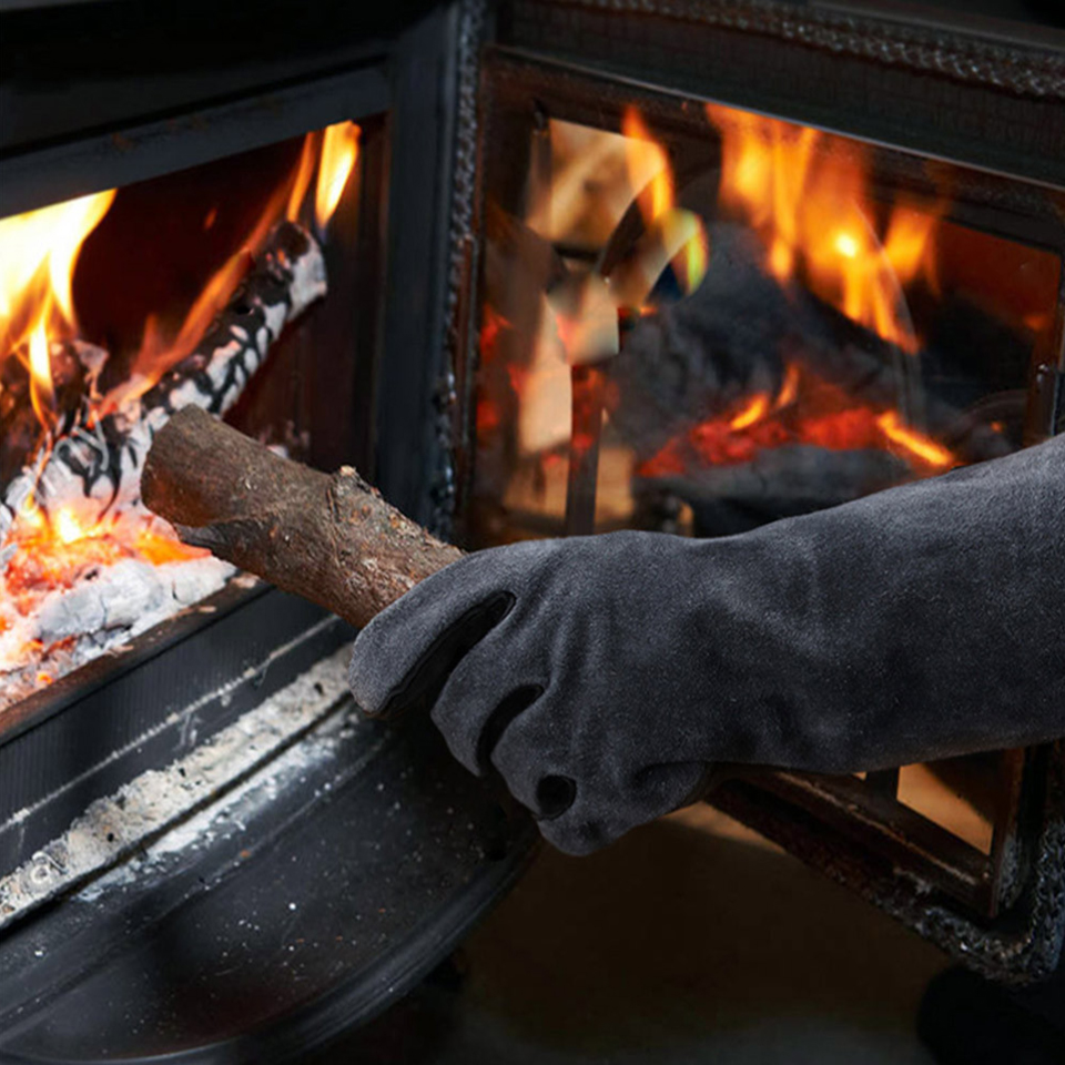 1pair Dining room Kitchen Barbecue Gloves High Temperature Resistant Aluminum Foil Gloves Microwave Oven Baking Heat Insulation Fireplace Outdoor Gloves