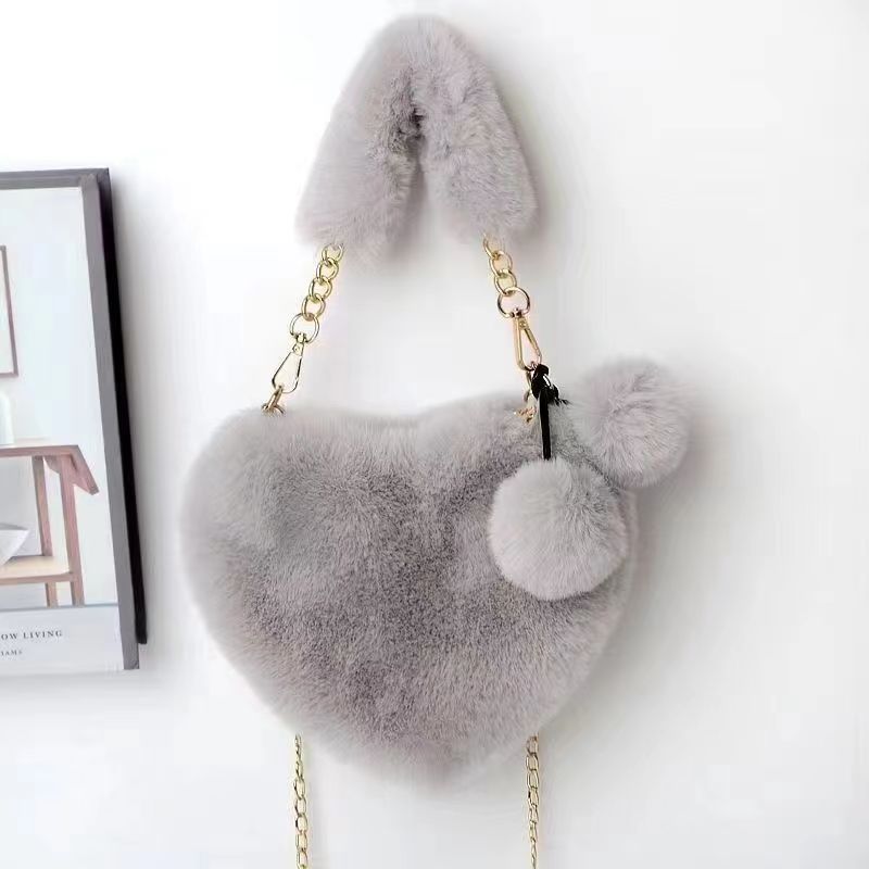 New Plush Love Handbag Crossbody Bag Fashion Peach Heart Chain Bag Single Shoulder Bag Crossbody Bag Heart shaped Bag Gifts to Girlfriends