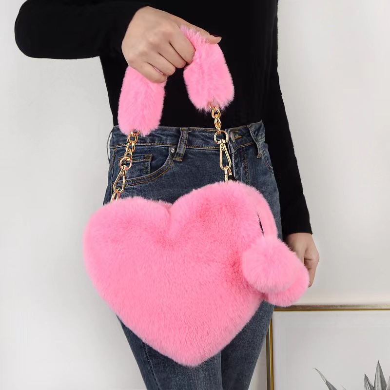 New Plush Love Handbag Crossbody Bag Fashion Peach Heart Chain Bag Single Shoulder Bag Crossbody Bag Heart shaped Bag Gifts to Girlfriends