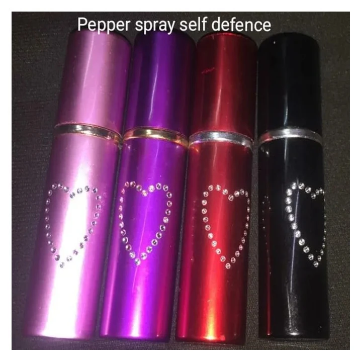 Pepper defensive Spray color blue white and green
