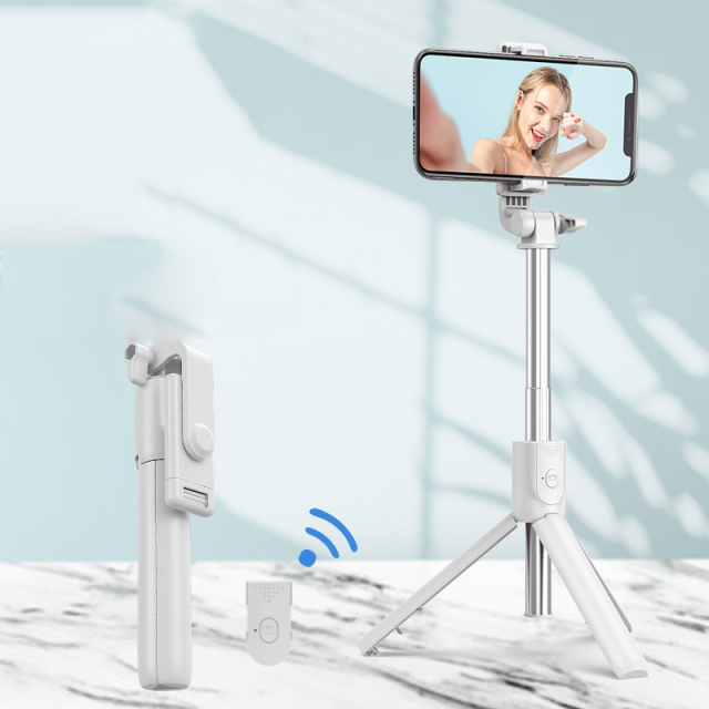 Wireless bluetooth selfie stick foldable mini tripod with fill light shutter remote control for IOS Android Smart phone