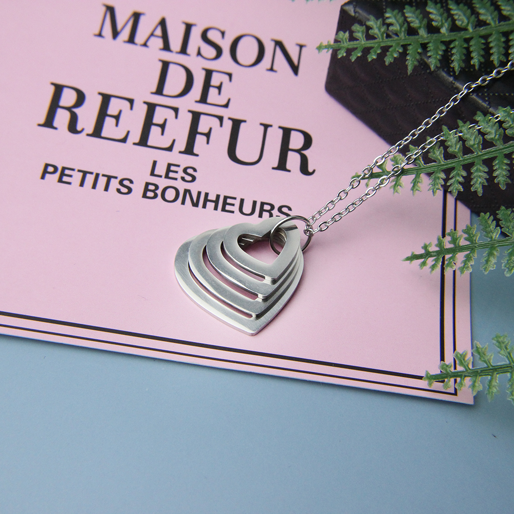 Personalized Necklace Custom Family Names Stainless Steel Heart Engraved Pendants Necklace for Women Mother Lover Jewelry