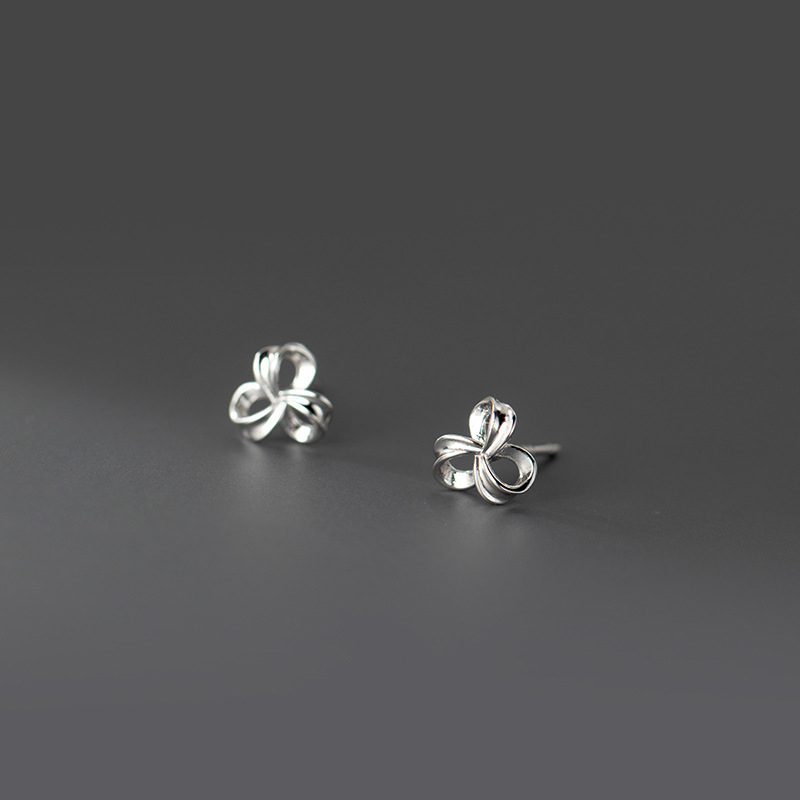 Hollow Flower Stud Earrings For Fashion Women Cute plant Fine Jewelry Accessories Gift