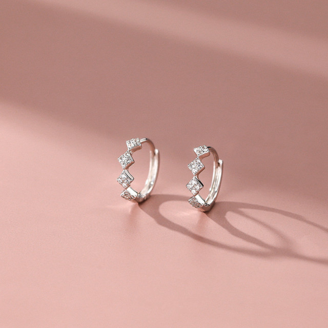 925 Sterling Silver Petite Inlaid Zircon Geometric Rhombus Earrings for Women Simple Temperament Ear Jewelry